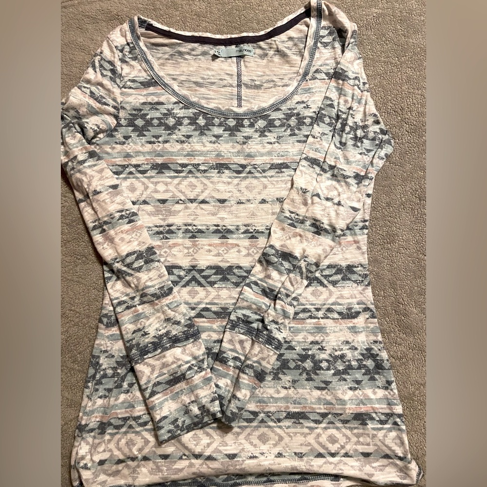 Women’s long sleeve shirt